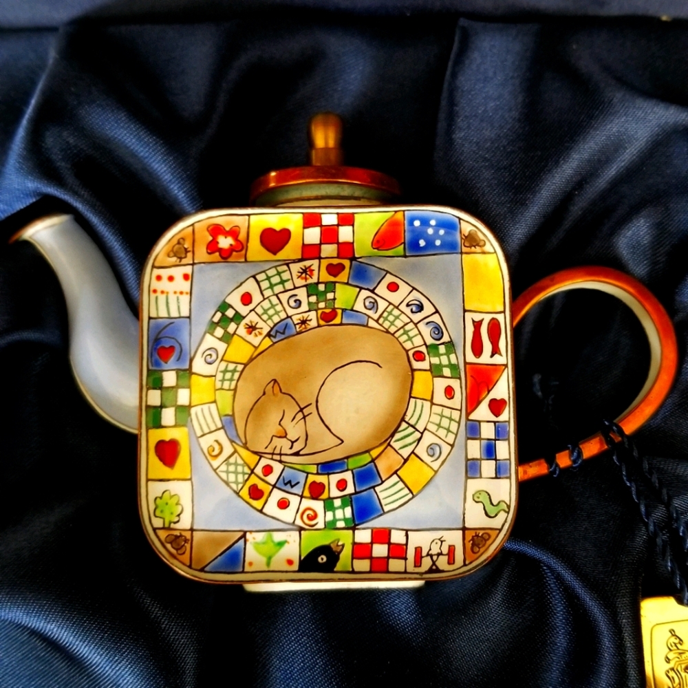 Charlotte Di Vita Decorative Miniature Teapot